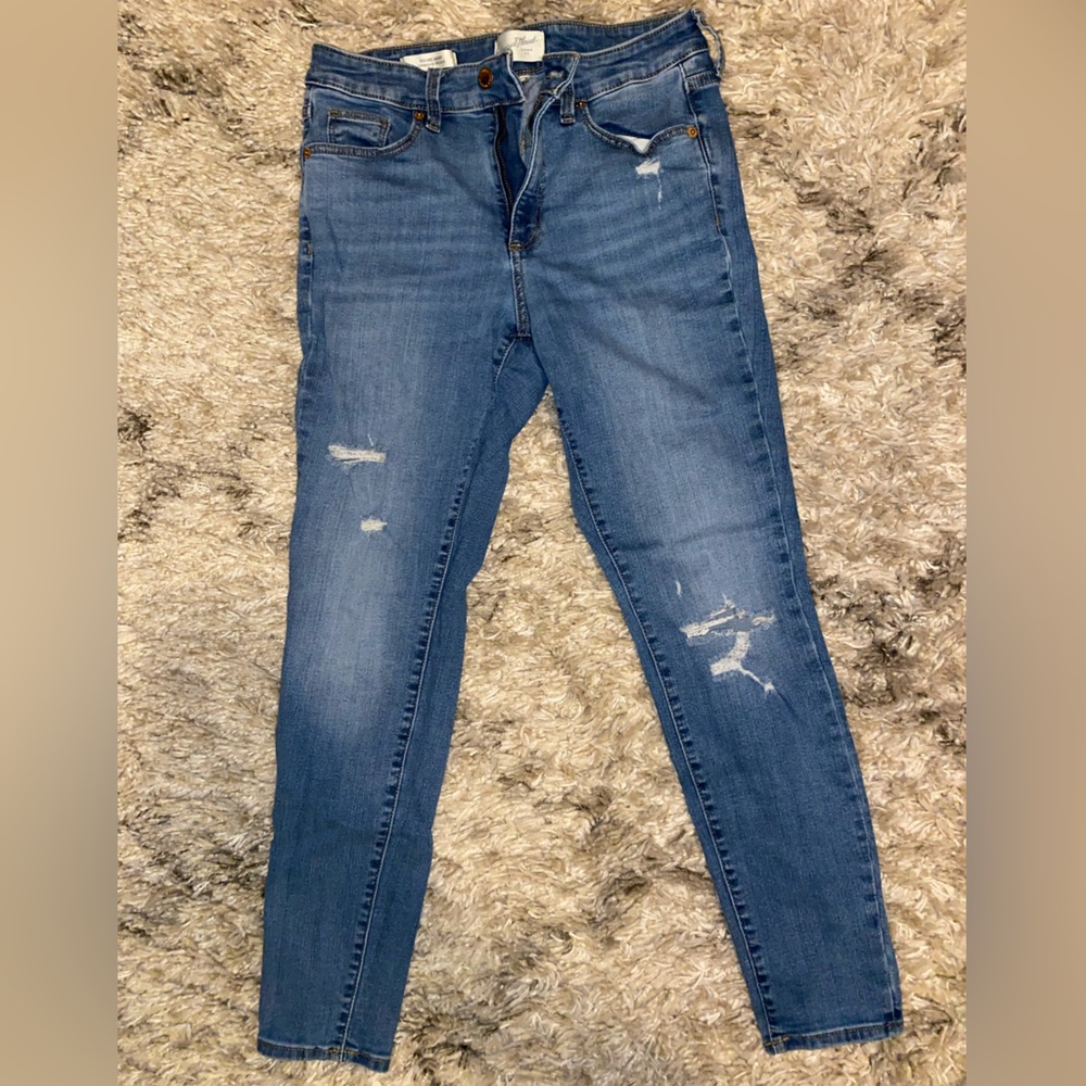 Mid rise distressed Universal Thread jeans